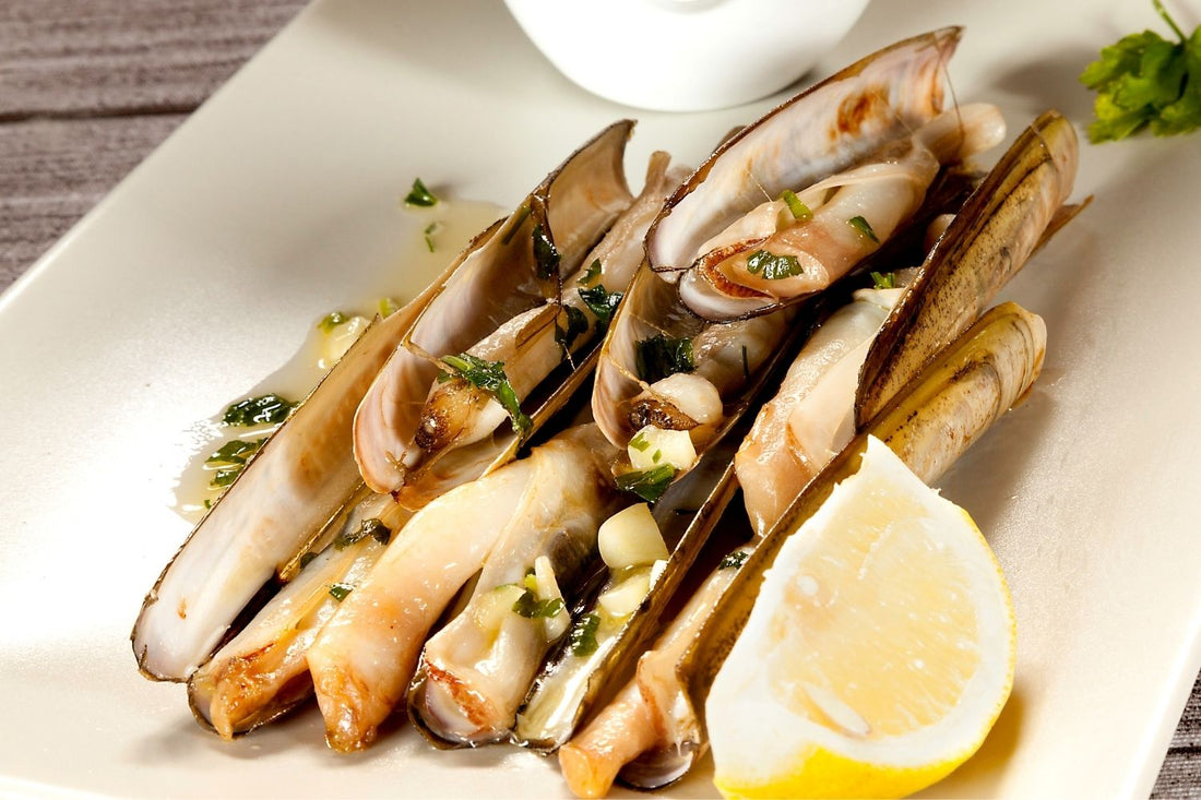 Sauté Razor Clam with Garlic & Parsley