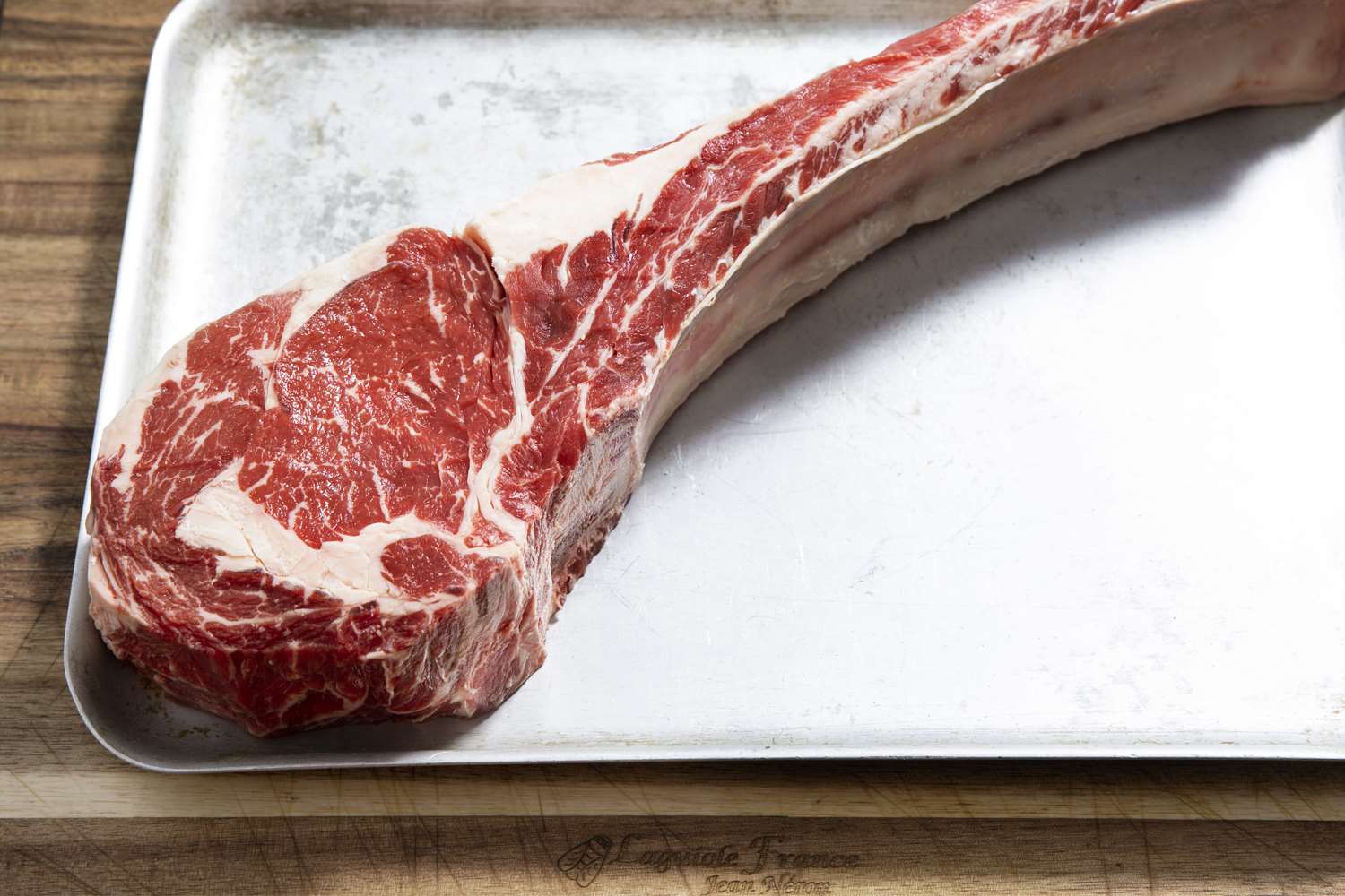 MANETTAS-BEEF-TOMAHAWK-CUTLET-PINNACLE