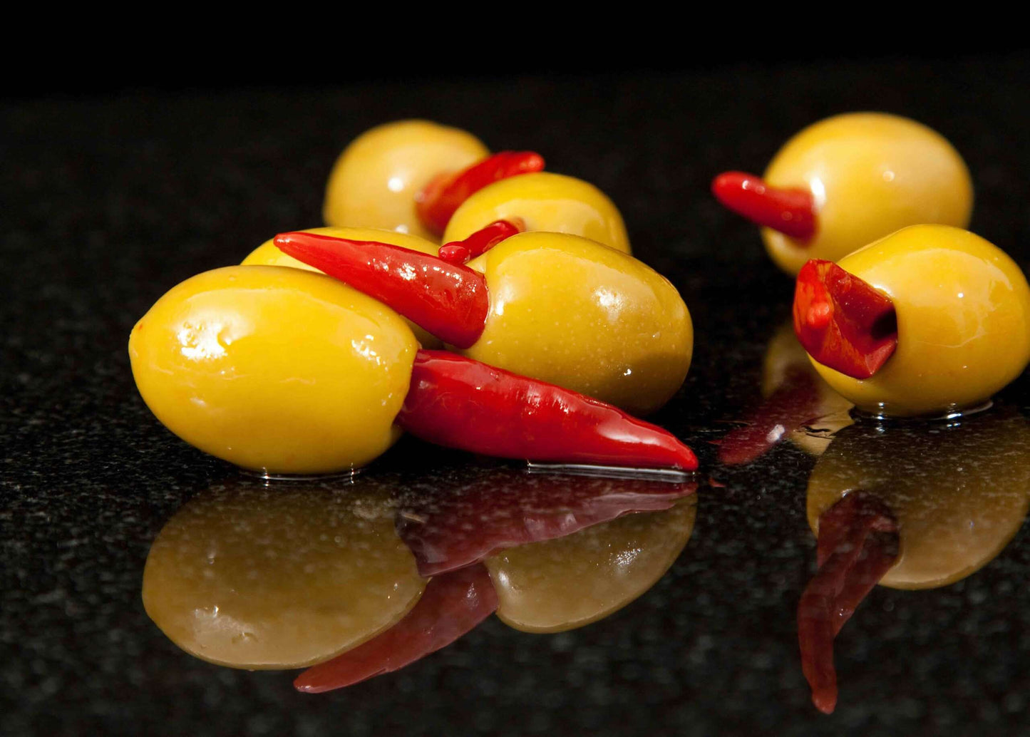 Manettas-Chilli-Stuffed-Olives